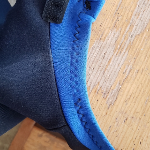 Child's wetsuit - Picture 3 of 3